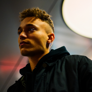 亚洲人撒尿特写HD
